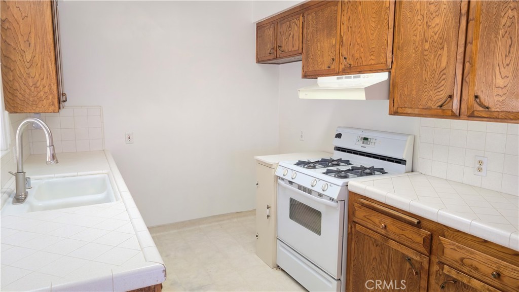 6156 Elenor Street Riverside, CA 92506 - Photo 7 of 18