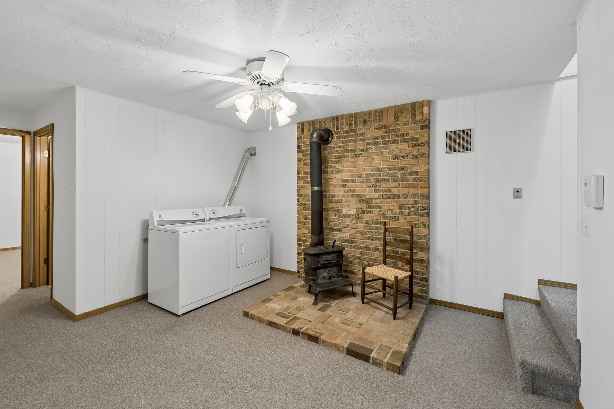 1343 Whiteaker Springs Road Cookeville, TN 38506 - Photo 31 of 48 a view of a livingroom with furniture