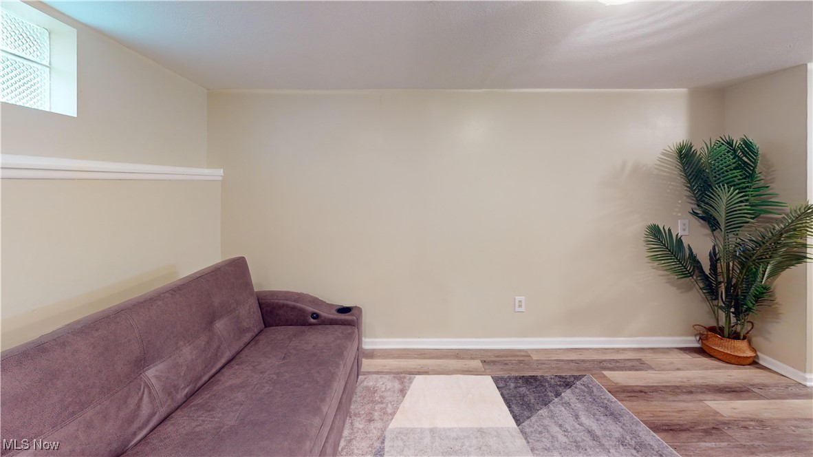4531 Laurel Road Cleveland, OH 44121 - Photo 39 of 49