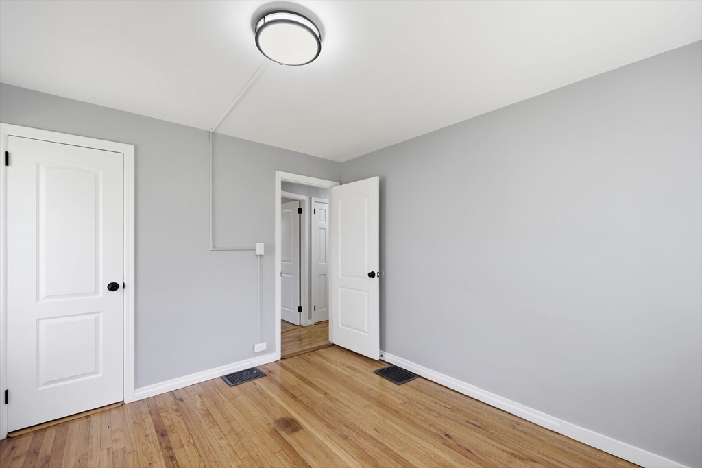 118 Surrey Road Springfield, MA 01118 - Photo 20 of 31
