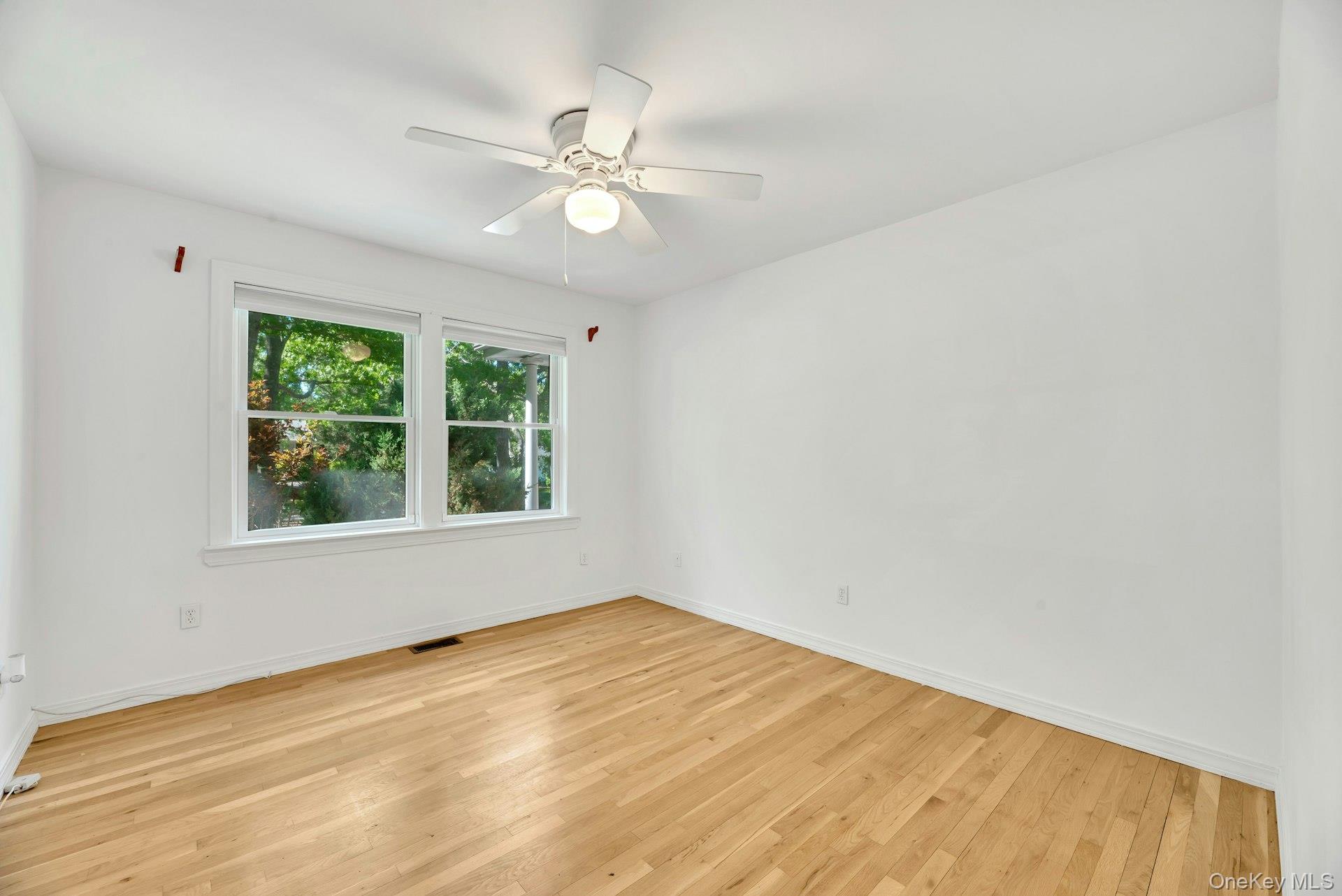 46 Sherwood Road Hampton Bays, NY 11946 - Photo 20 of 38