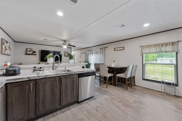 $1,400 | 863 Road 5252 Cleveland Tx 77327, Cleveland, TX 77327