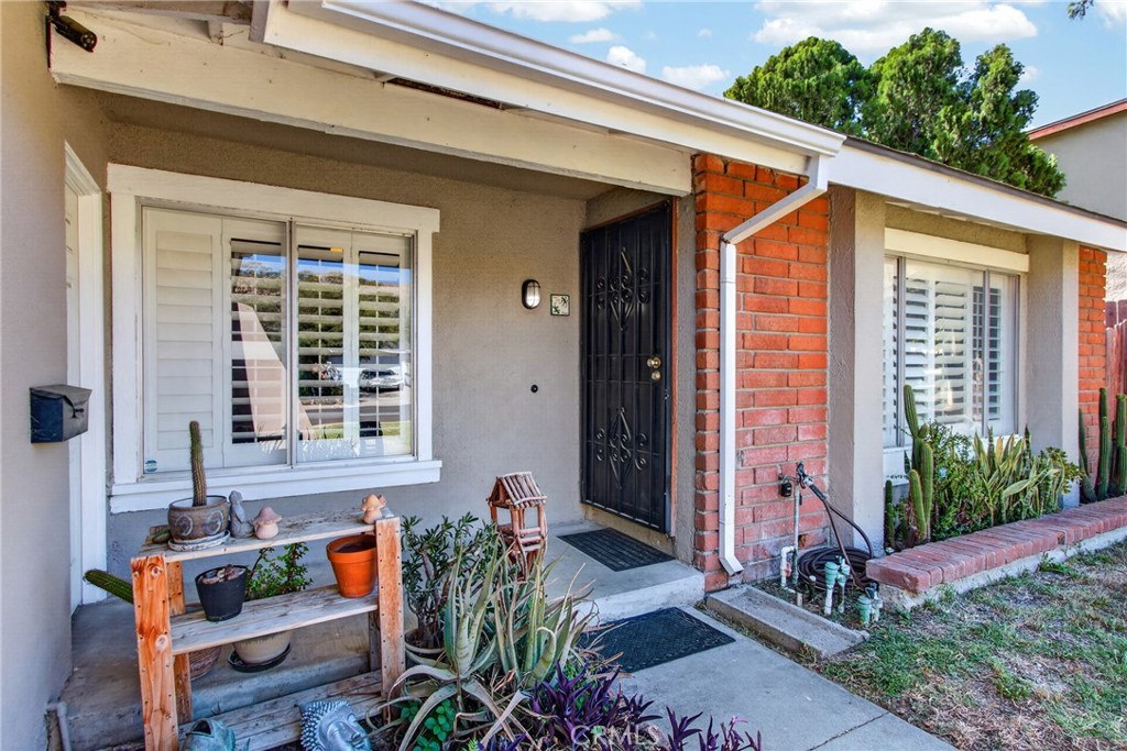 3395 Santa Cruz Drive Riverside, CA 92507 - Photo 3 of 35