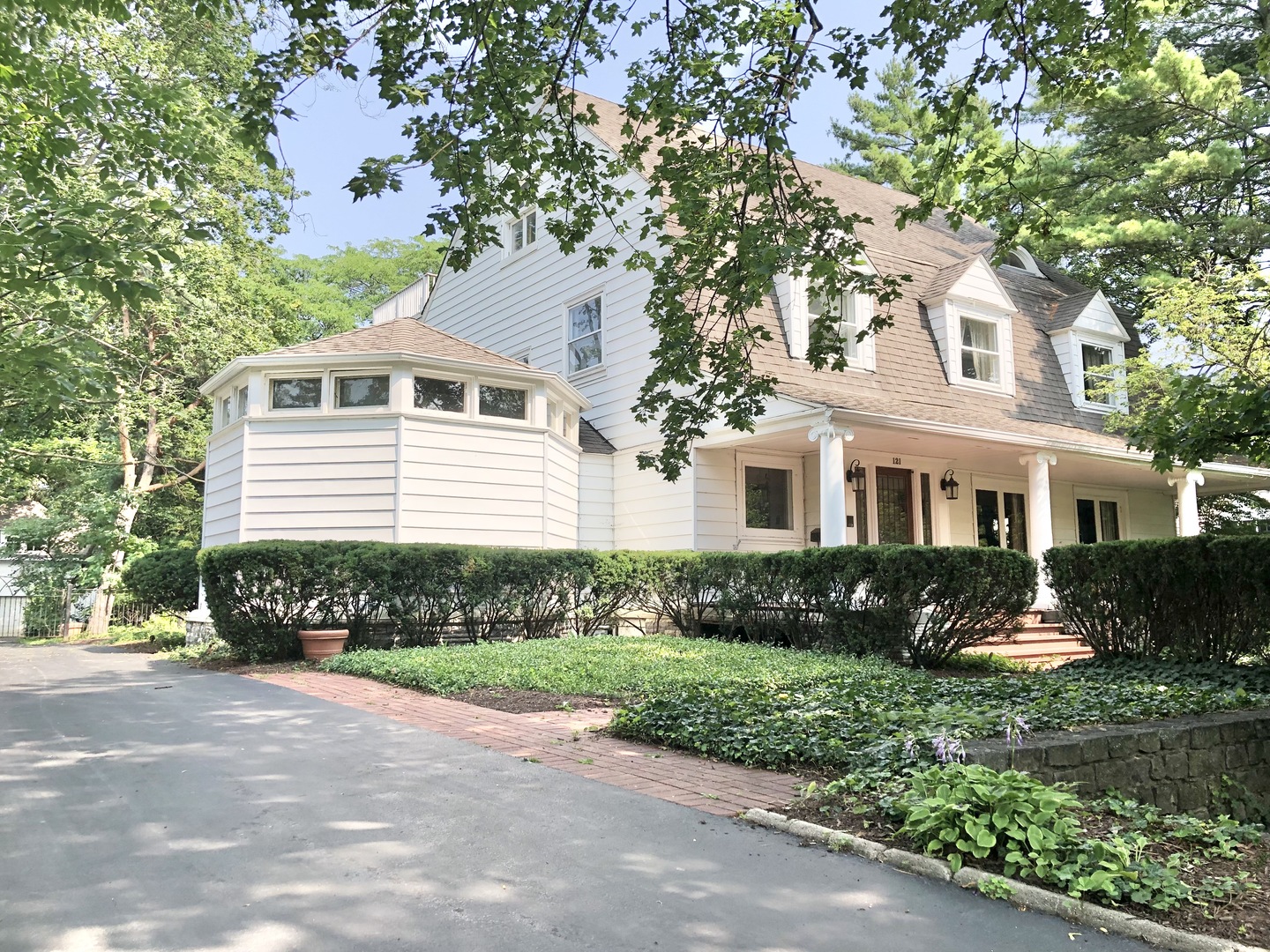 121 South County Line Road Hinsdale, IL 60521 - Photo 2 of 4