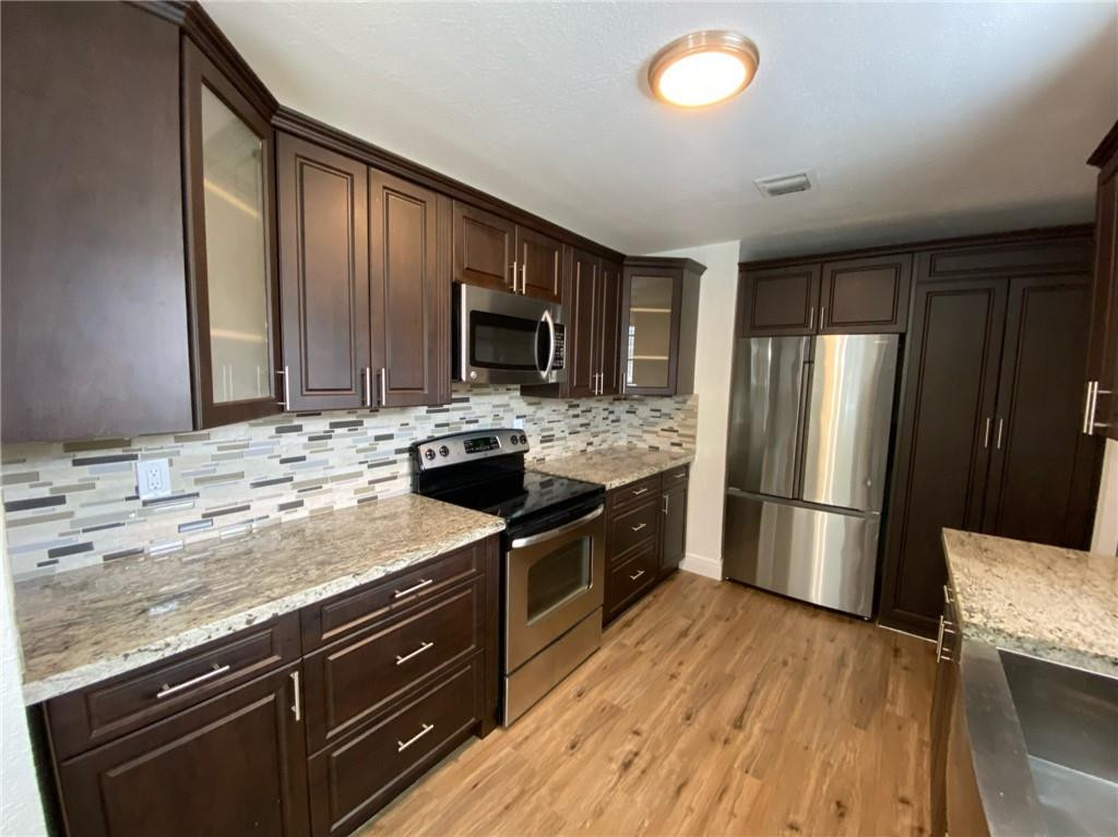 4276 Southwest 56th Avenue Davie, FL 33314 - Photo 7 of 23 Photo 7