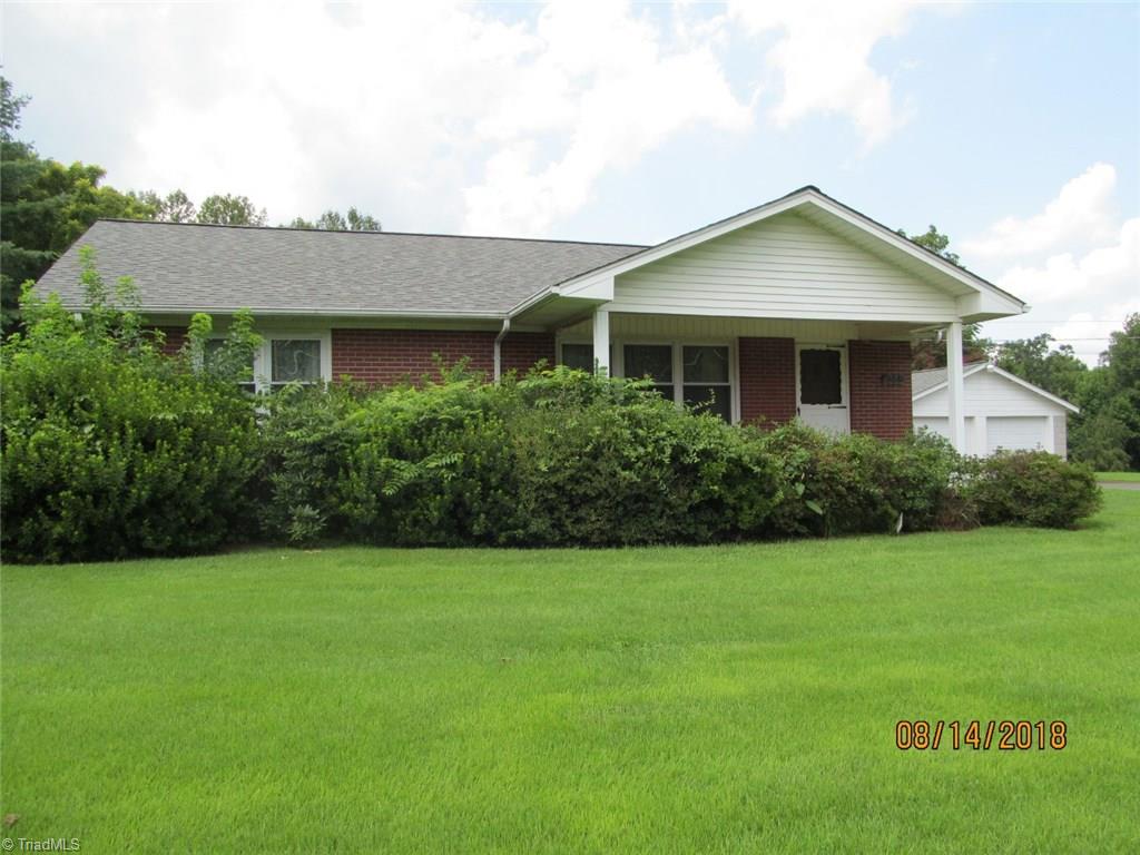 1385 North Franklin Road Mount Airy, NC 27030 - Photo 6 of 30 Gallery Image 6