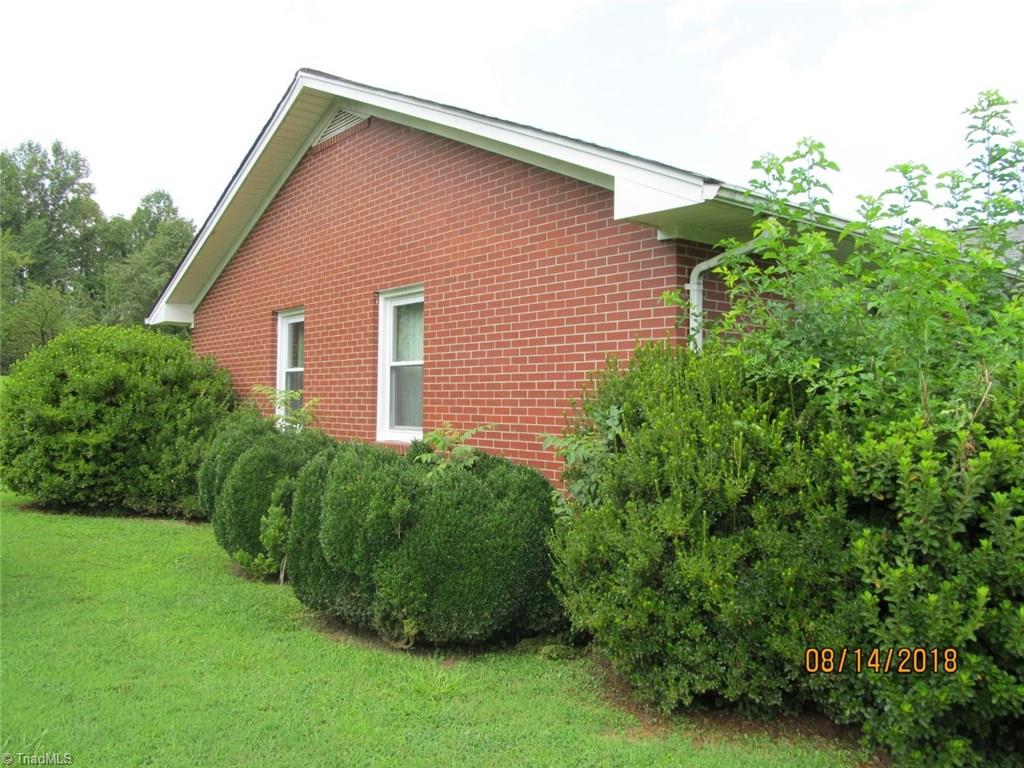 1385 North Franklin Road Mount Airy, NC 27030 - Photo 7 of 30 Gallery Image 7