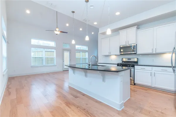 $3,695 | 1410 Casa Drive, Austin, TX 78745