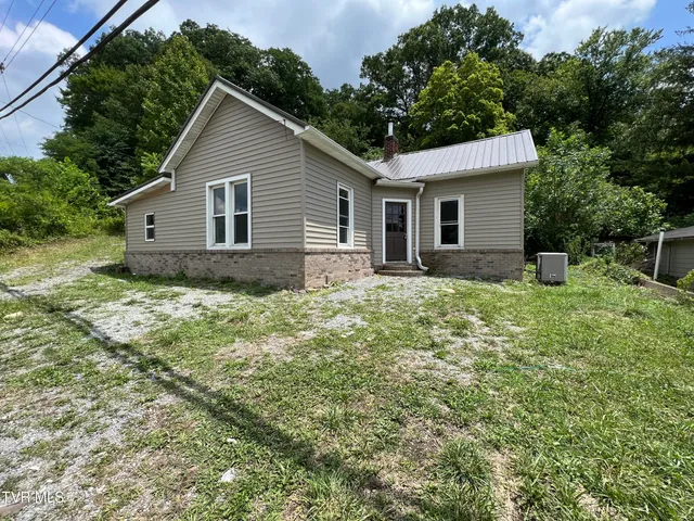 $143,500 | 620 Gilley Avenue East, Big Stone Gap, VA 24219
