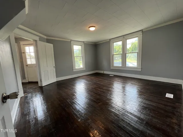 $143,500 | 620 Gilley Avenue East, Big Stone Gap, VA 24219