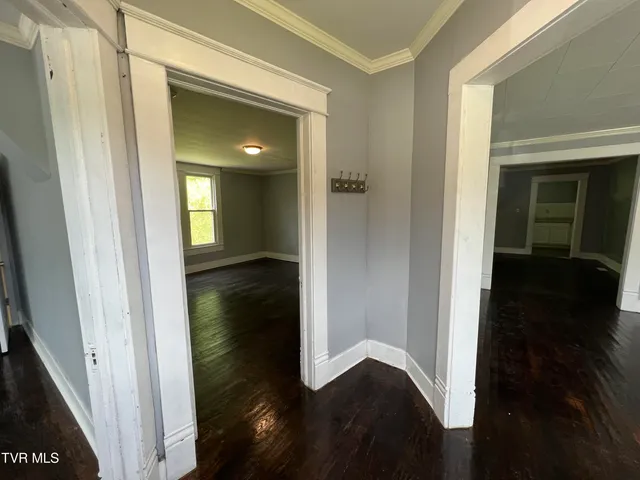 $143,500 | 620 Gilley Avenue East, Big Stone Gap, VA 24219