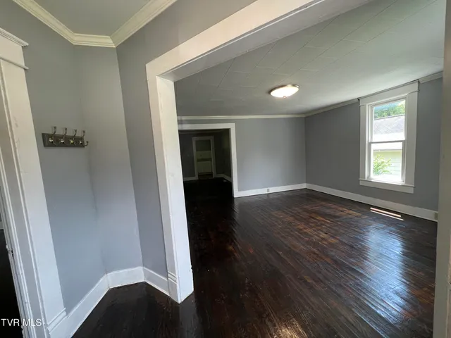 $143,500 | 620 Gilley Avenue East, Big Stone Gap, VA 24219