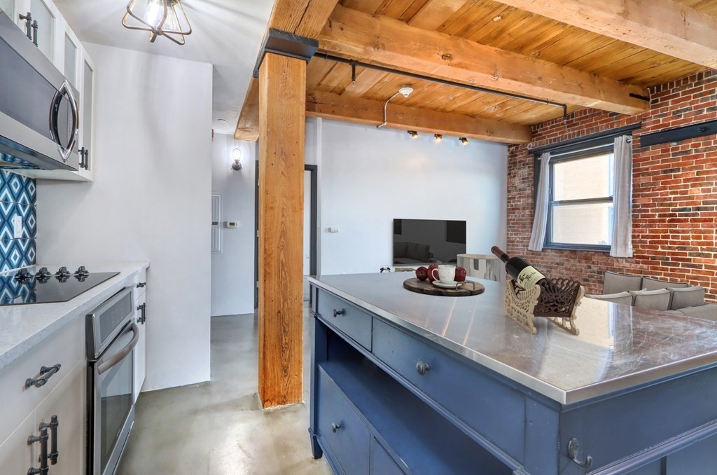 90 Wareham Street, Unit 405 Boston, MA 02118 - Photo 3 of 22