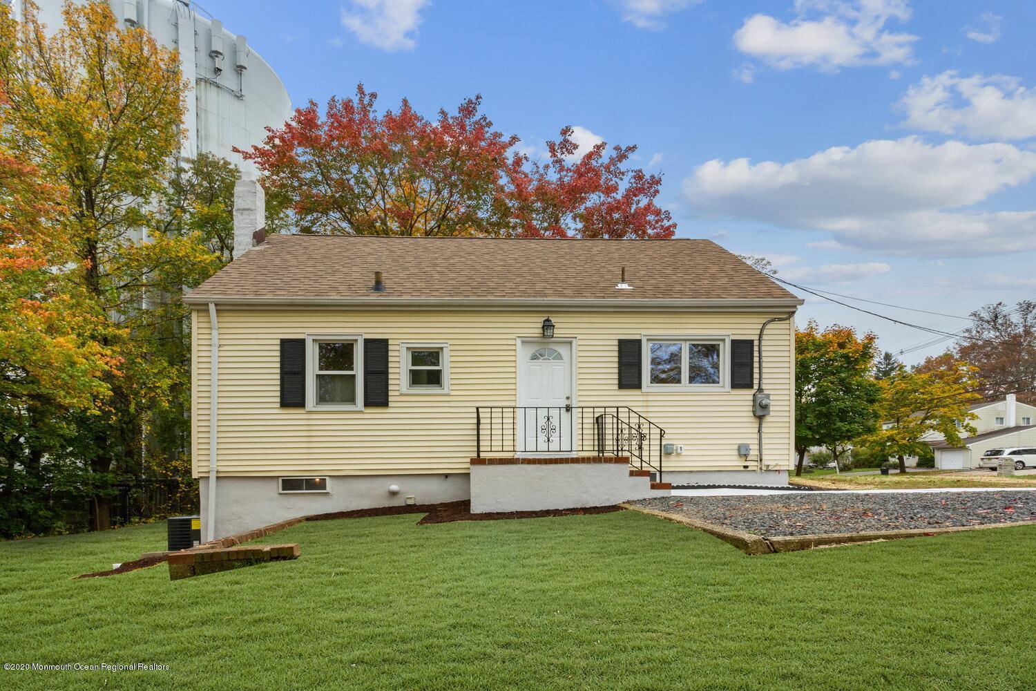 52 Middlesex Road Matawan, NJ 07747 - Photo 2 of 25 52 Middlesex Rd Matawan NJ-large-003-045