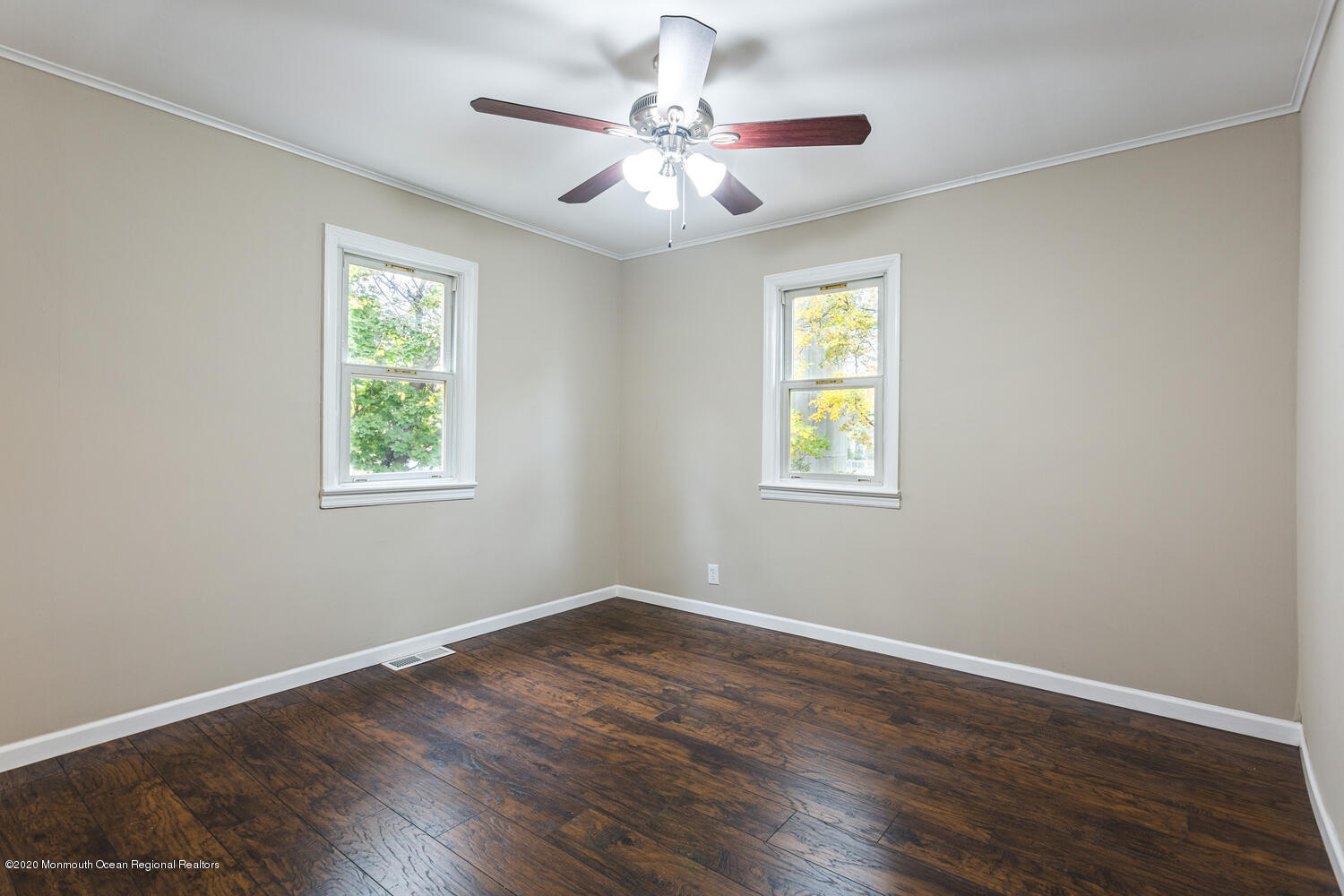 52 Middlesex Road Matawan, NJ 07747 - Photo 12 of 25 52 Middlesex Rd Matawan NJ-large-017-009