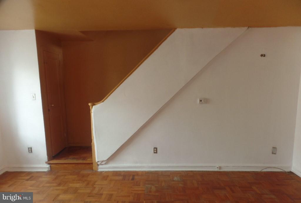 6822 Radbourne Road Upper Darby, PA 19082 - Photo 5 of 30