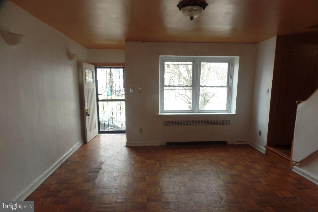 6822 Radbourne Road Upper Darby, PA 19082 - Photo 6 of 30