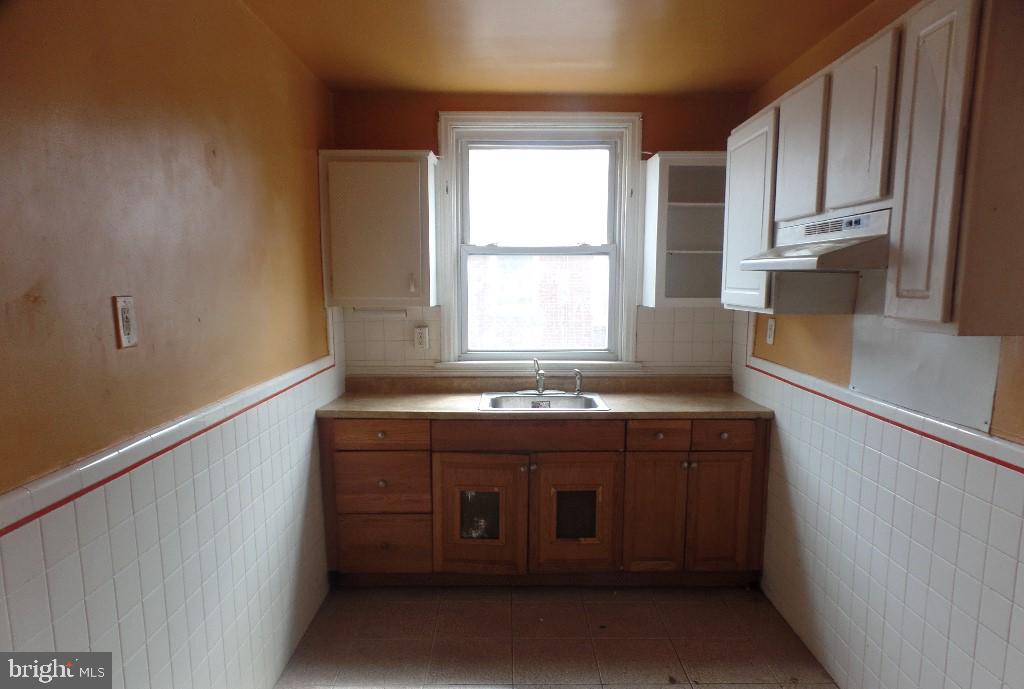 6822 Radbourne Road Upper Darby, PA 19082 - Photo 10 of 30