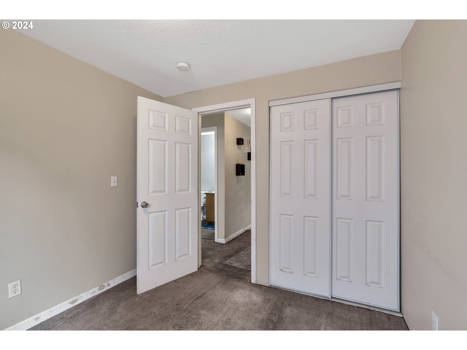 325 Cosmo Street Lafayette, OR 97127 - Photo 17 of 29 a view of an empty room