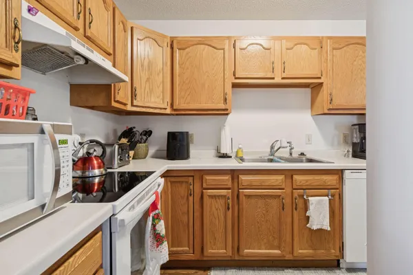 $839,500 | 838 Highview Drive, New Richmond, WI 54017