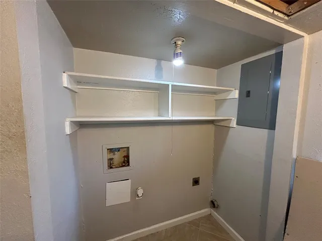 a view of utility room