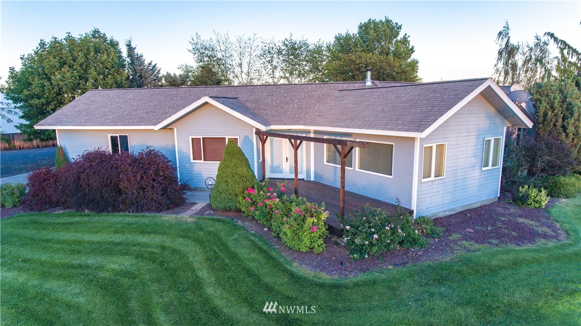 9455 Stonecrest Road Northeast Moses Lake, WA 98837 - Photo 4 of 40 Gallery Image 4