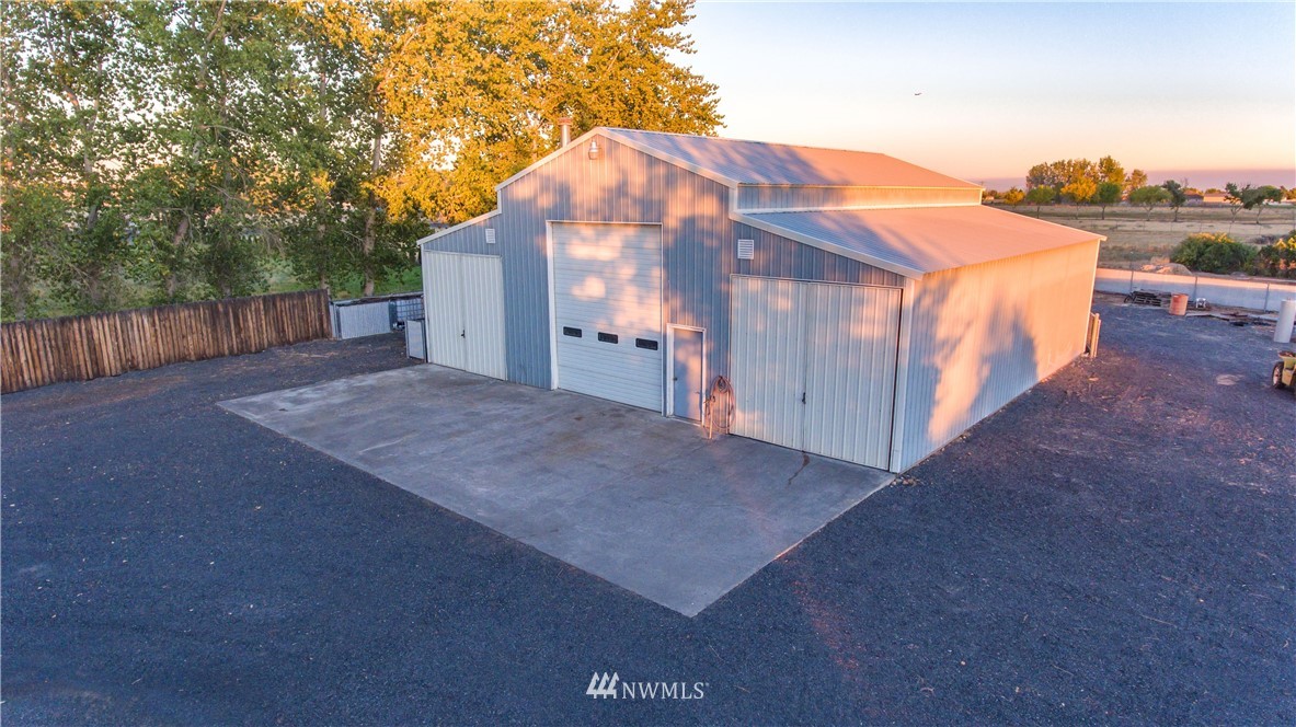 9455 Stonecrest Road Northeast Moses Lake, WA 98837 - Photo 5 of 40 Gallery Image 5