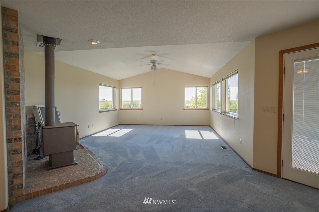 9455 Stonecrest Road Northeast Moses Lake, WA 98837 - Photo 9 of 40 Gallery Image 9