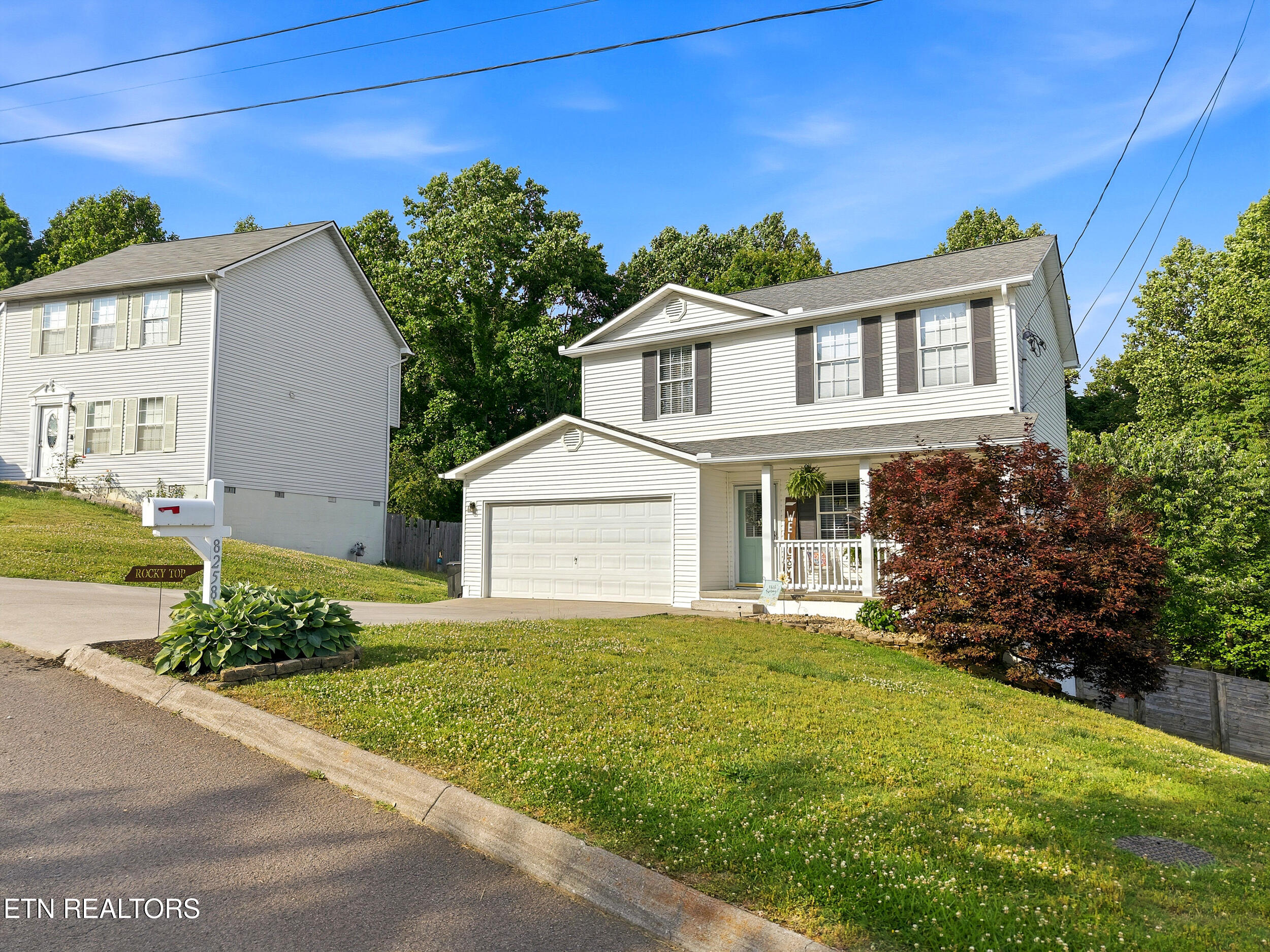 8258 Oak Terrace Lane Powell, TN 37849 - Photo 3 of 47 3_8258_oak_terrace_ln_0003