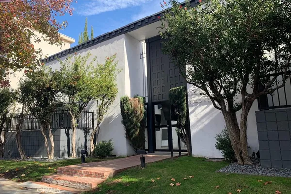 $2,950,000 | 5236 Kester Avenue, Unit 6, Sherman Oaks, CA 91411