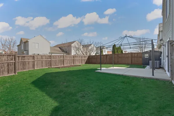 $300,000 | 2420 Roxbury Lane, Montgomery, IL 60538