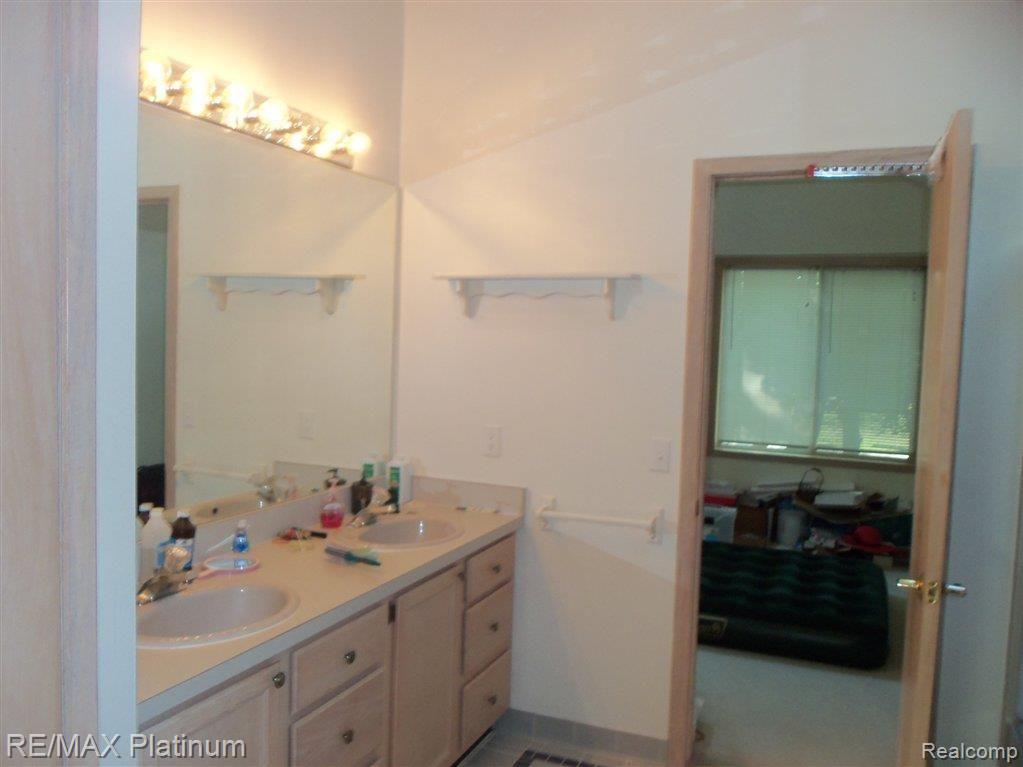 505 East Barron Road Howell, MI 48855 - Photo 6 of 8 Upstairs Bathroom