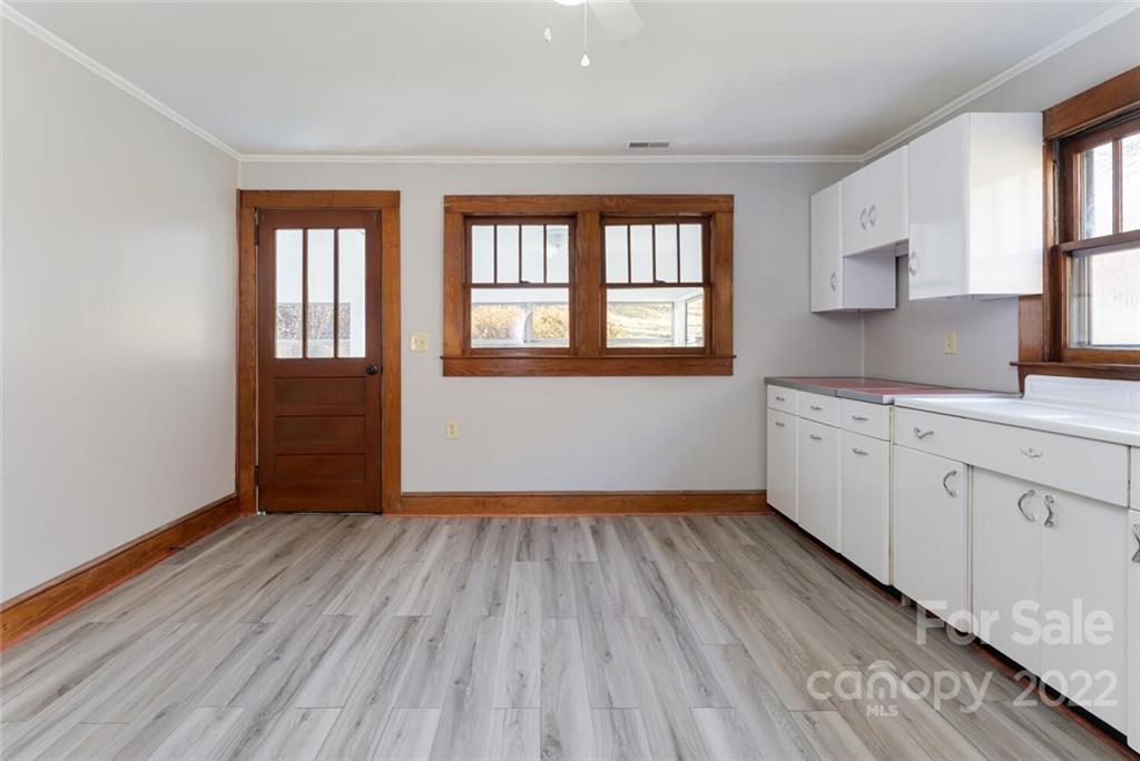 367 Warren Creek Road Candler, NC 28715 - Photo 12 of 40 Gallery Image 12