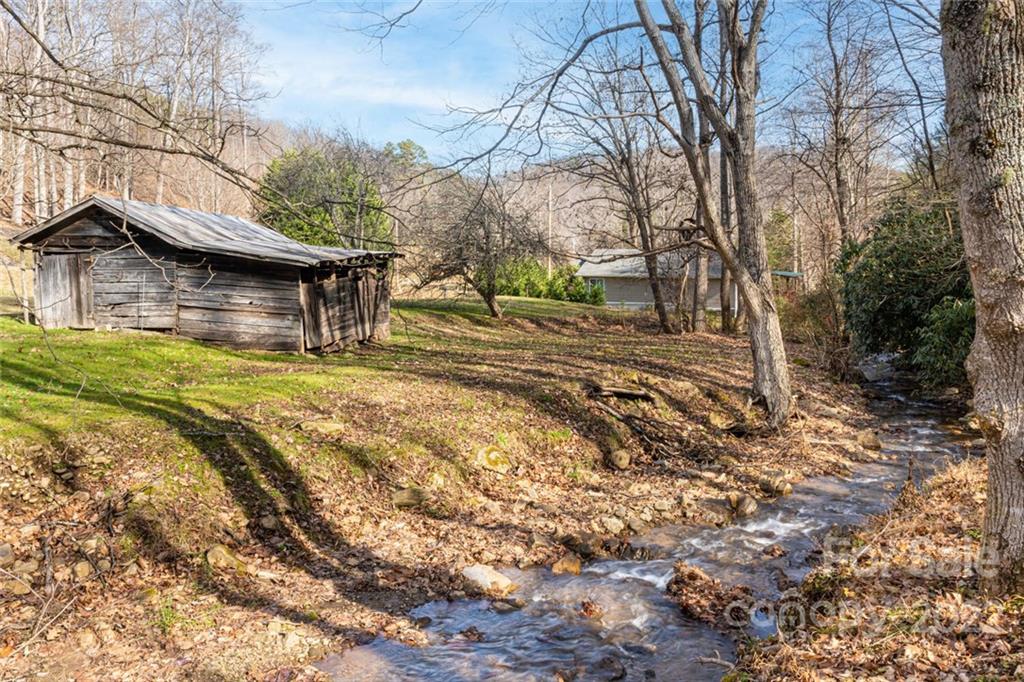 367 Warren Creek Road Candler, NC 28715 - Photo 21 of 40 Gallery Image 21