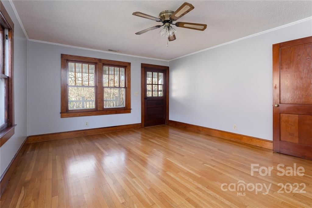 367 Warren Creek Road Candler, NC 28715 - Photo 5 of 40 Gallery Image 5