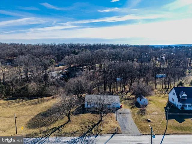 a view of a terrace with sky view