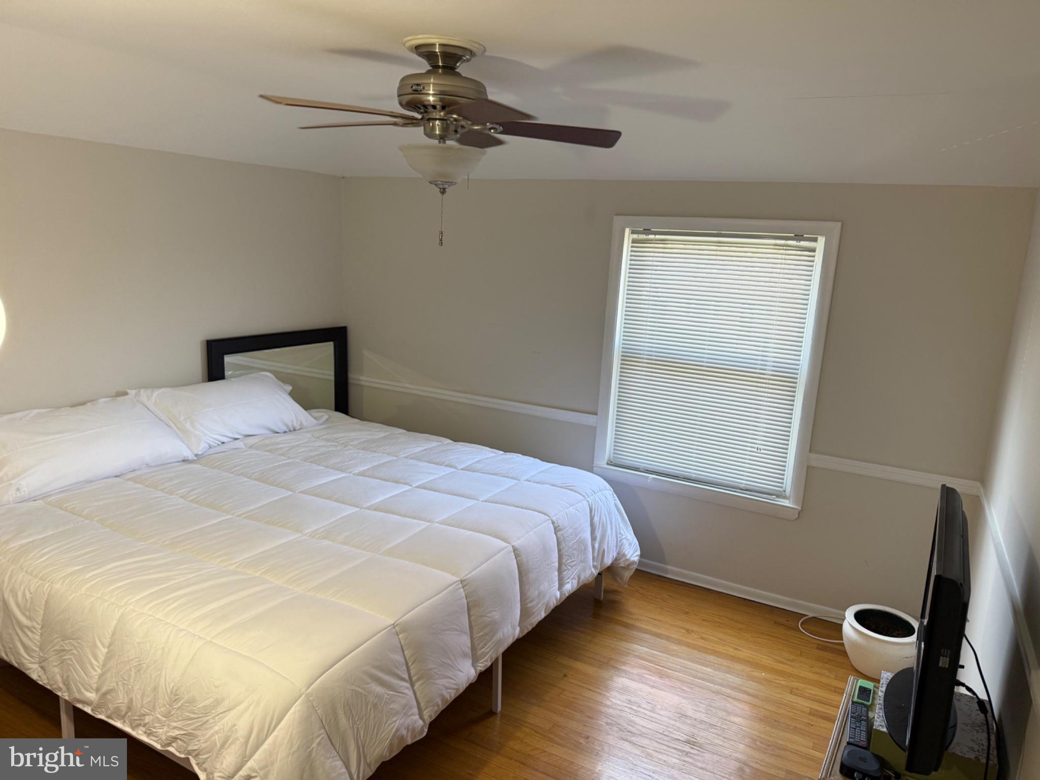 431 North Forklanding Road Maple Shade, NJ 08052 - Photo 15 of 28 Cozy retreat with natural light.