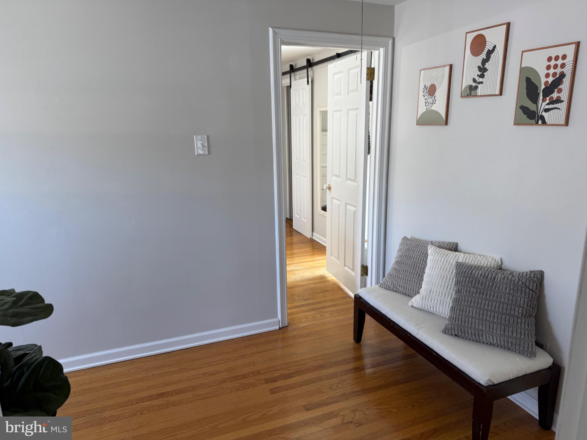431 North Forklanding Road Maple Shade, NJ 08052 - Photo 17 of 28 Inviting entryway with modern decor.