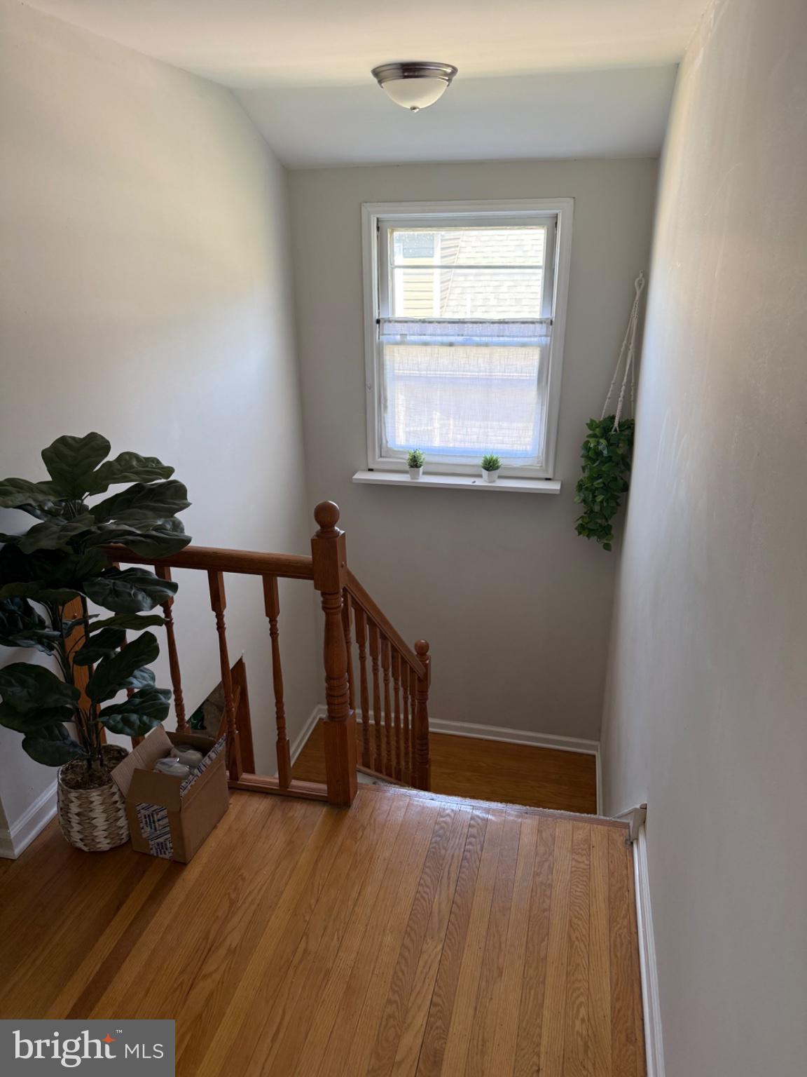 431 North Forklanding Road Maple Shade, NJ 08052 - Photo 20 of 28 Bright and inviting staircase retreat.