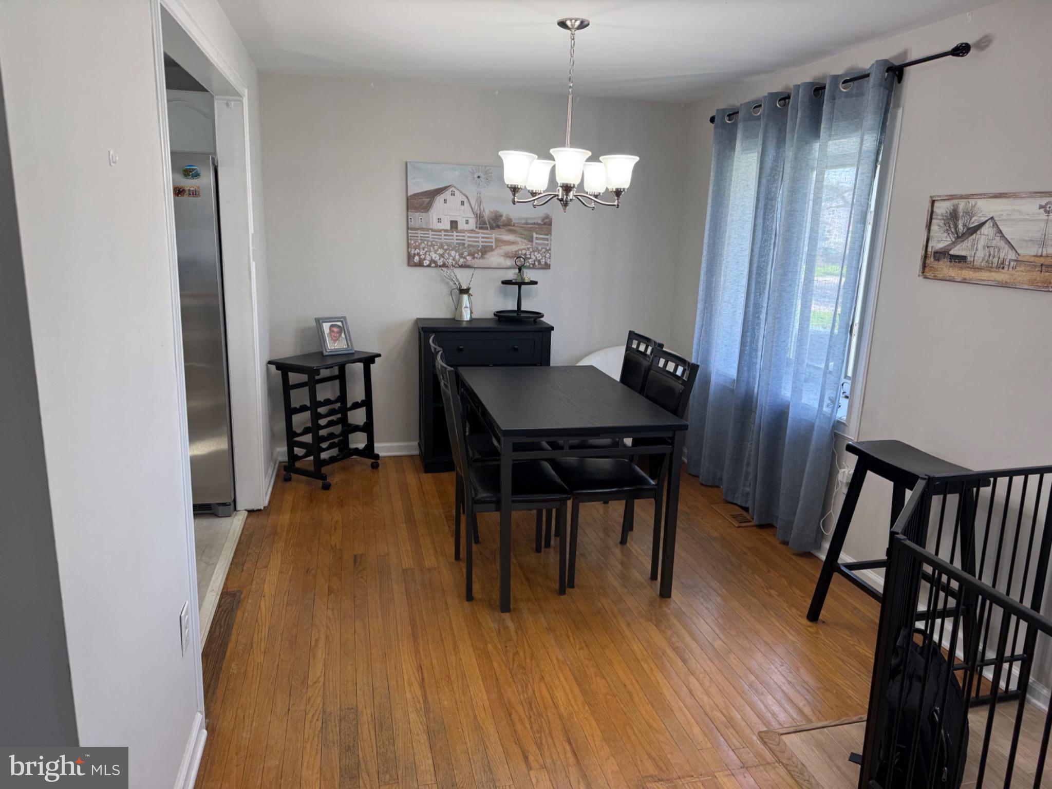 431 North Forklanding Road Maple Shade, NJ 08052 - Photo 3 of 28 Bright and inviting dining space.
