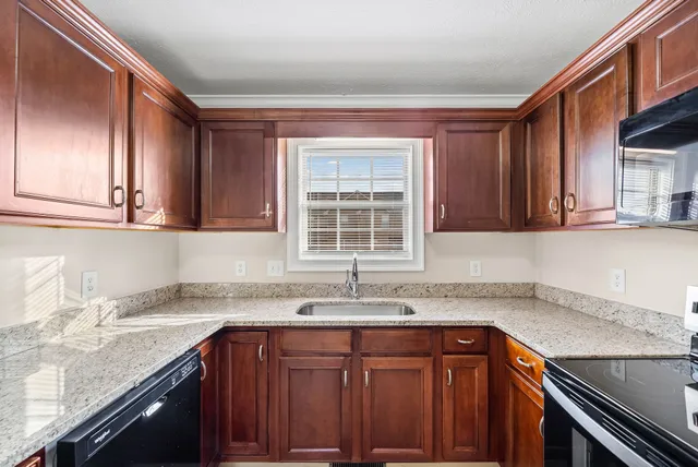 $1,675 | 135 Excell Road, Unit 102, Clarksville, TN 37043