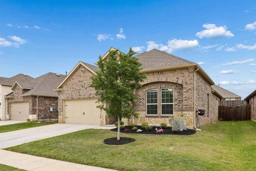 10925 Autry Ridge Lane Aubrey, TX 76227 - Photo 2 of 29