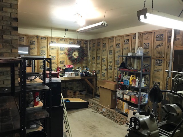 1931 Jarrell Road Lebanon, TN 37087 - Photo 14 of 35 a room with lots of different colored cloths