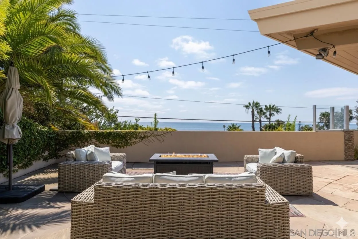 1722 Seaview Avenue Del Mar, CA 92014 - Photo 20 of 31 a view of a terrace with furniture