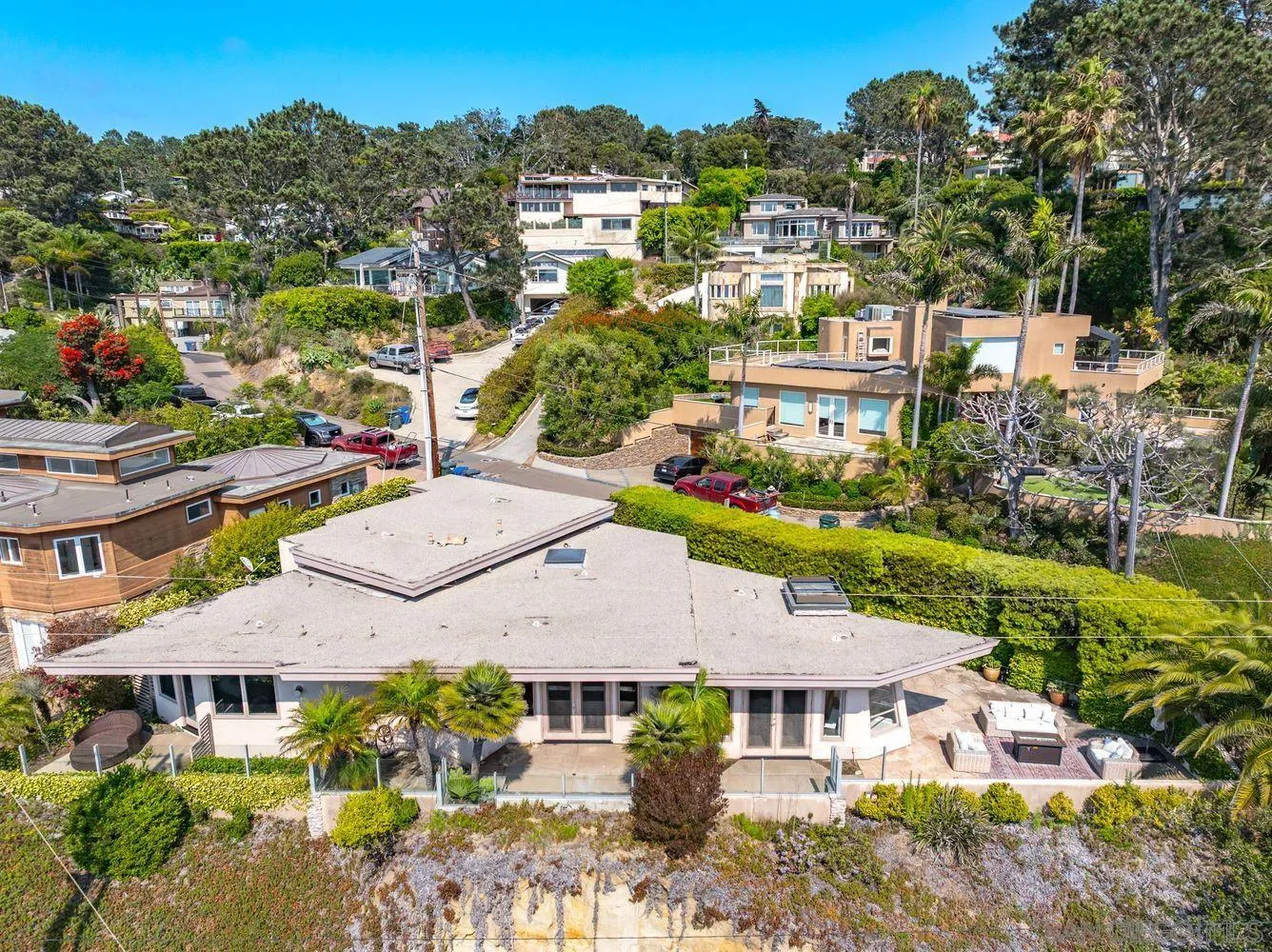 1722 Seaview Avenue Del Mar, CA 92014 - Photo 29 of 31 an aerial view of multiple houses