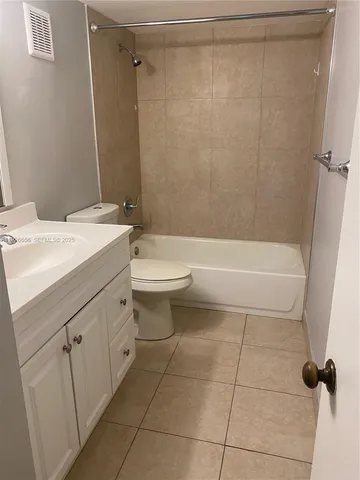 $2,700 | 8811 Southwest 132nd Place, Unit 309CW, Miami, FL 33186