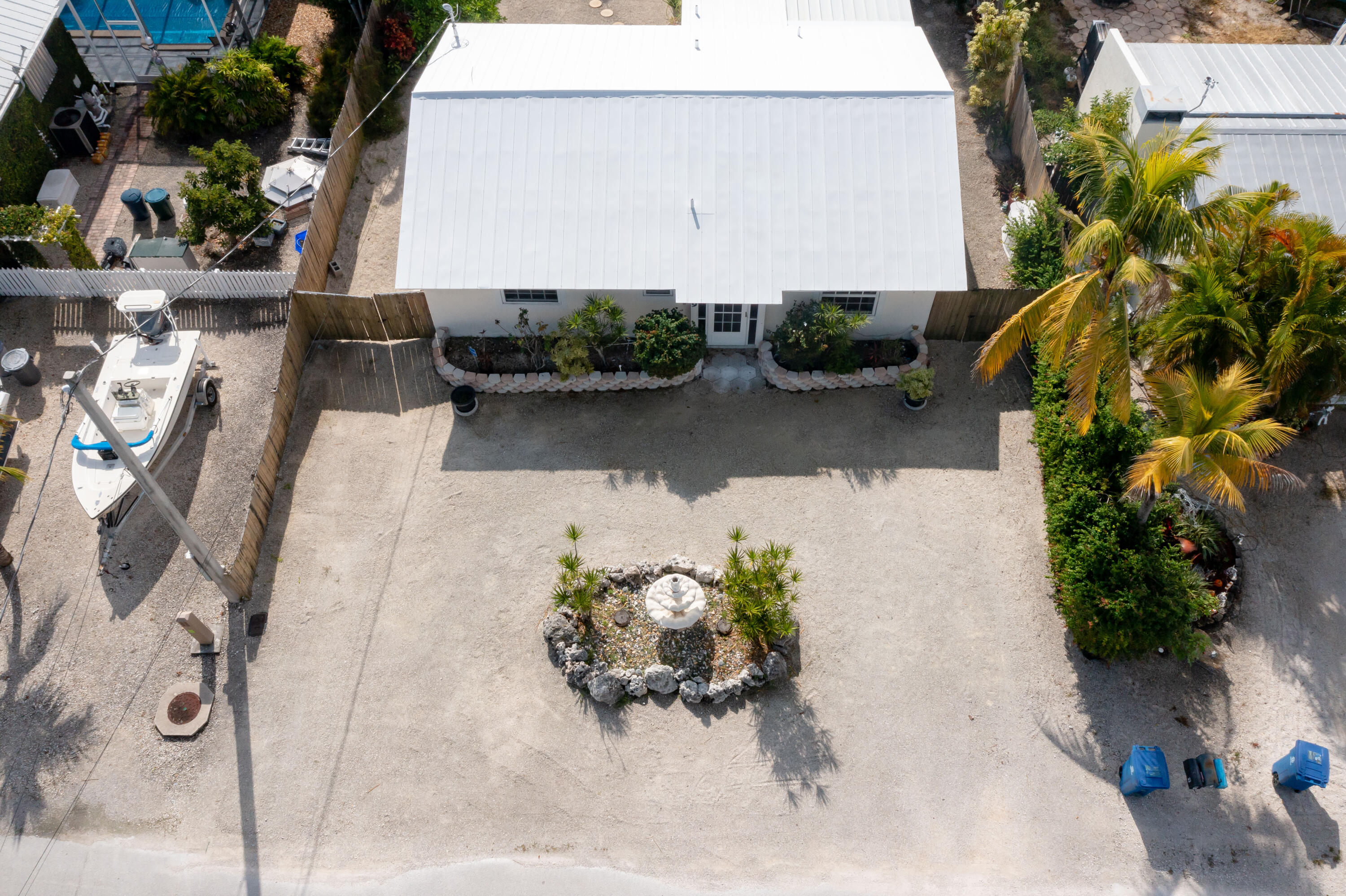 9 Abaco Road Key Largo, FL 33037 - Photo 2 of 24 FRONT