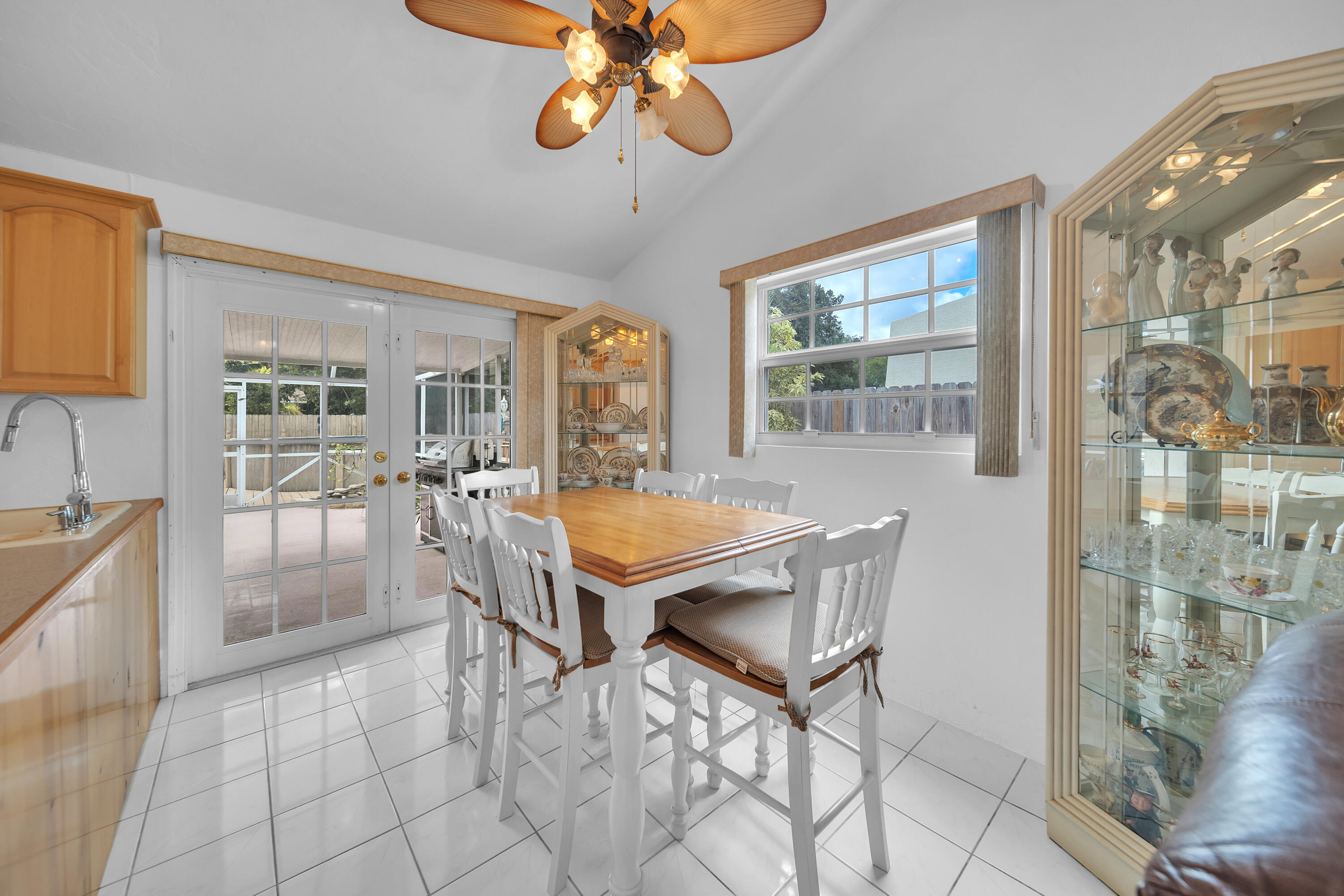 9 Abaco Road Key Largo, FL 33037 - Photo 12 of 24 DINING ROOM