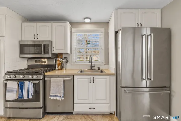 $349,980 | 30 Hubbard Run Drive, Unit 30, Glastonbury, CT 06033
