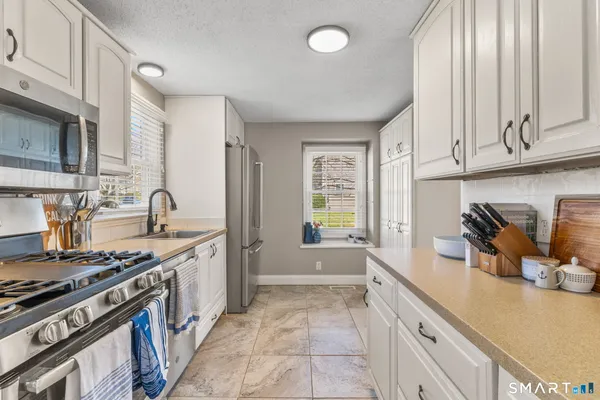 $349,980 | 30 Hubbard Run Drive, Unit 30, Glastonbury, CT 06033